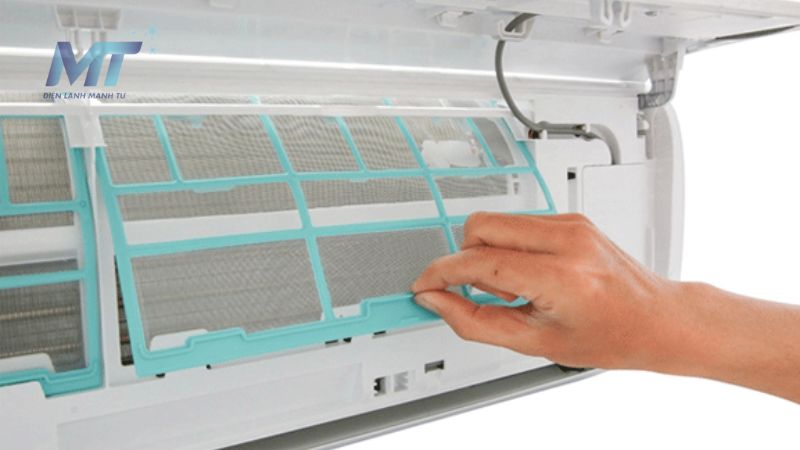 Điều hòa Midea 1 chiều Inverter 1.5HP-12.000BTU MSAFC-13CRDN8 hàng 99% Điều hòa Midea 1 chiều Inverter 1.5HP-12.000BTU MSAFC-13CRDN8 hàng 99%