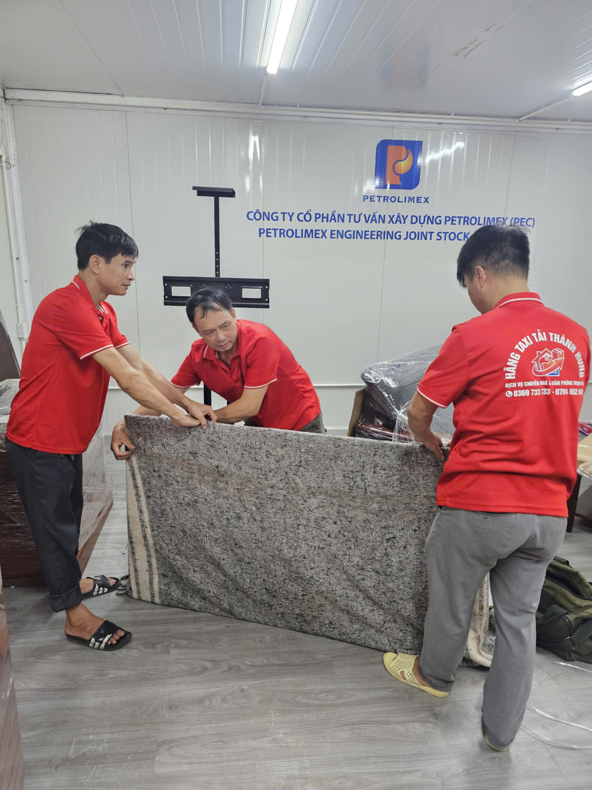 Taxi tải thành hưng